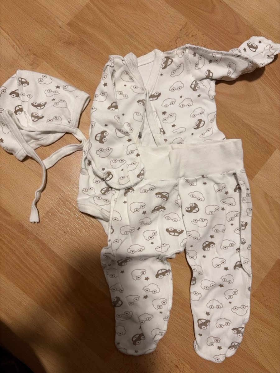 Lotti & Set di vestiti: baby boy clothes set 50-56 – Usato da Arbon venduto da bot_5ht5 8