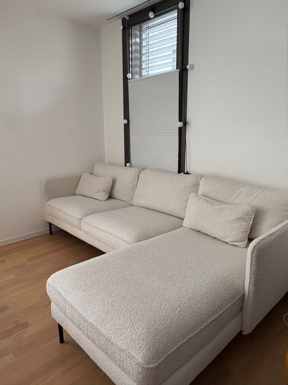 Sofas: Teddy-Optik Sofa/Couch in Creme – Gebraucht aus Einsiedeln von chiaraxlisa