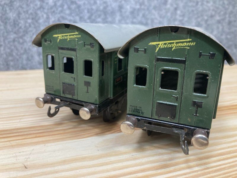 Fleischmann Modelleisenbahnen: 2 x Fleischmann Spur 0 Güterwagen 400 SBB Made in U.S. Zone – Gebraucht aus Büsserach von ModellbahnDepot 6