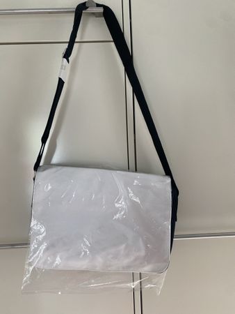 Schultertasche / Umhängetasche – Neu