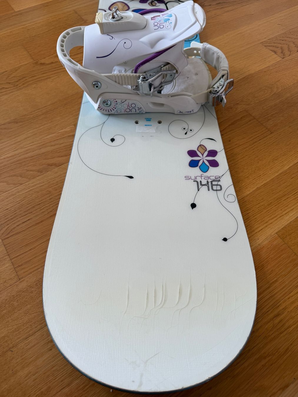 Board: Salomon Snowboard Surface 146 inklusive Bindung – Usato da Reinach BL venduto da Bijou 3
