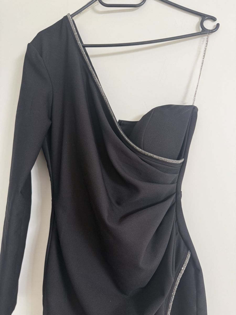 Vestiti: Kleid Schwarz – Usato da Bülach venduto da Siar1