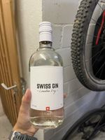 Swiss Gin London Dry 70cl 40% vol. bottle