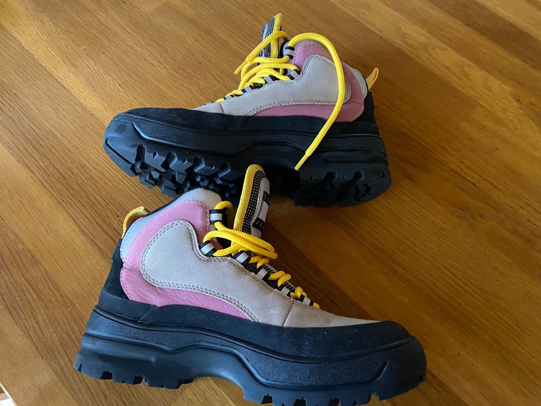 Tommy Hilfiger Scarpe da donna: Wanderschuhe TOMMY HILFIGER Gr.36 neue – Nuovo (secondo la descrizione) da Bösingen venduto da Trigusik 5