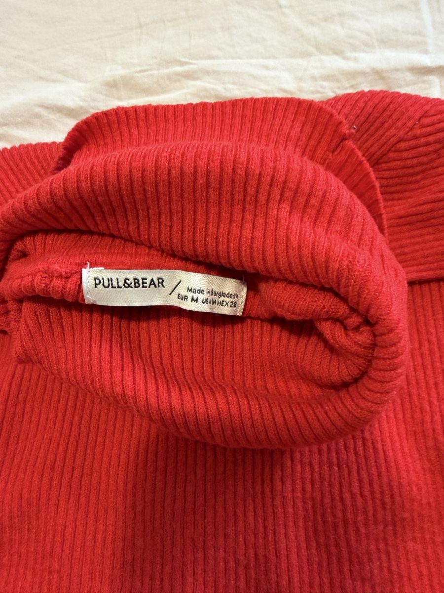 Maglioni & Felpe: Pull&Bear pull col roulé rouge taille M bon état – Usato da Grabs venduto da DidiPop290 1