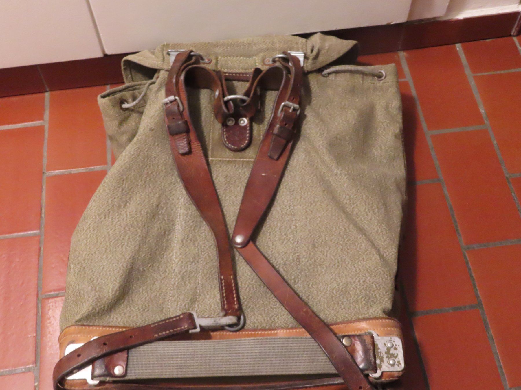 Schweizer Armee Armi bianche: rucksack gamelle feldflasche besteck – Usato da Grenchen venduto da sunflyer01 1