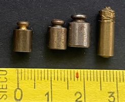 4 kleine Gewichte antik Messing , insgesamt 6 g