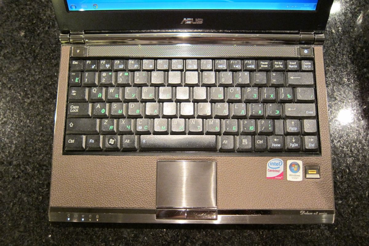 Asus Notebook: Laptop ASUS U2E in Echtem Leder – Usato da Zürich venduto da Privat4444 3