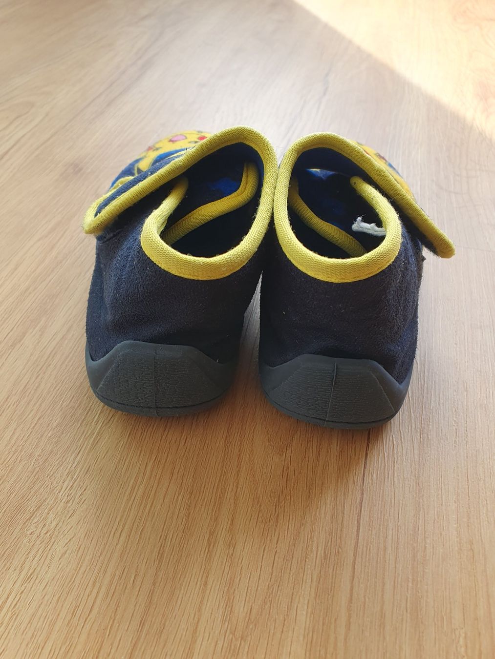 Scarpe per ragazze: Pokemon Hausschuhe blau Gr. 28 – Usato da Heinrichswil venduto da frankie19860 5