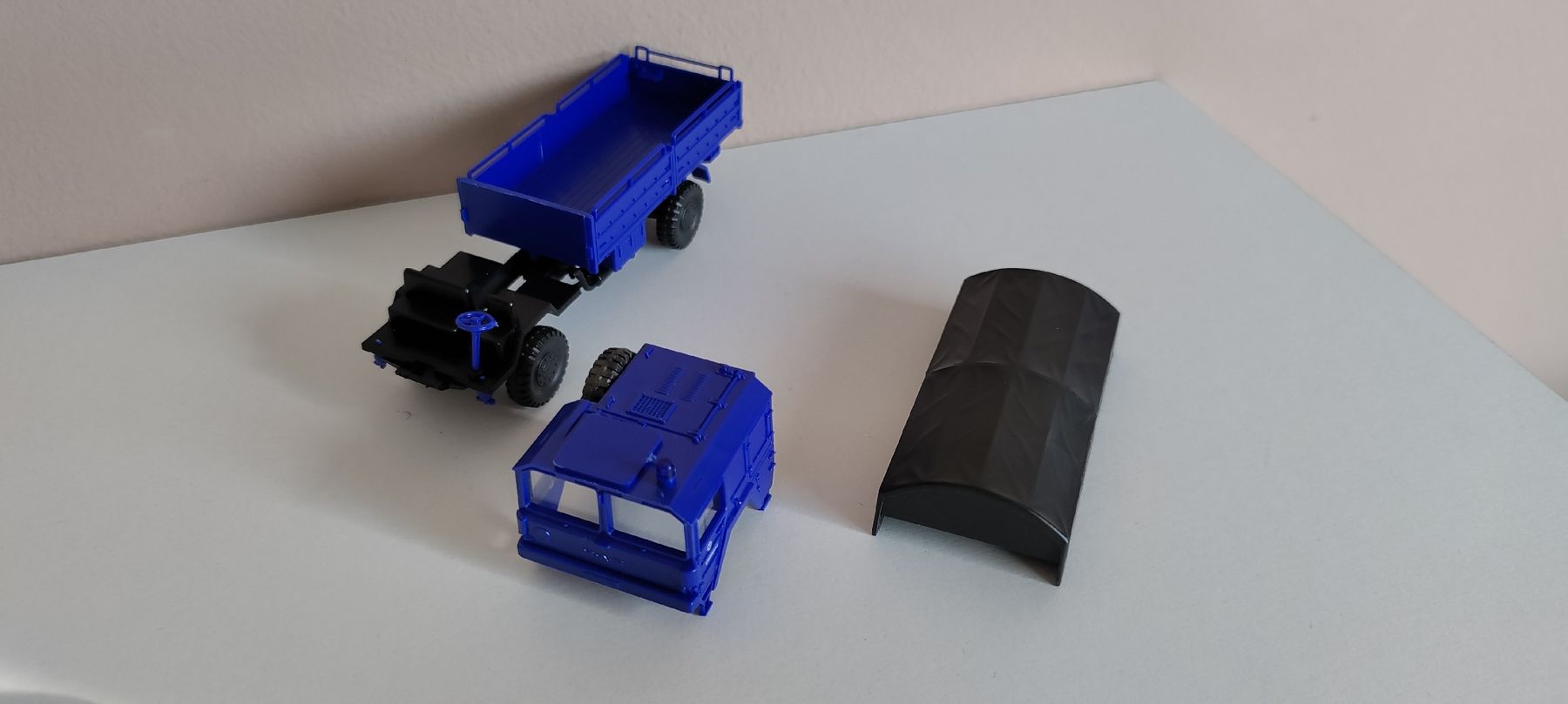 Voitures modèles: ROCO-LKW-MODELL - "MAN 4x4" | THW | blau+schwarz | 1/87 – D'occasion à Boswil par MAF_952 4