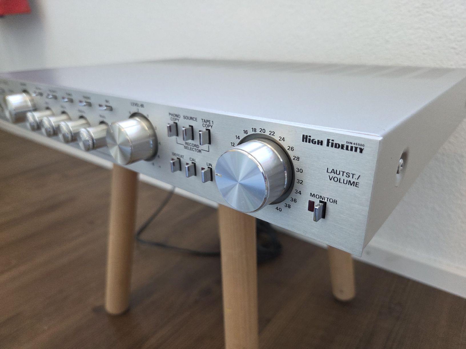 Grundig Amplificatori: Grundig SXV 6000, Class A Vorverstärker – Usato da Rickenbach LU venduto da Orfeo2011