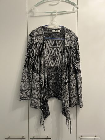 ONLY Strickjacke Damen Gr. L schwarz weiss Muster Fransen Ca
