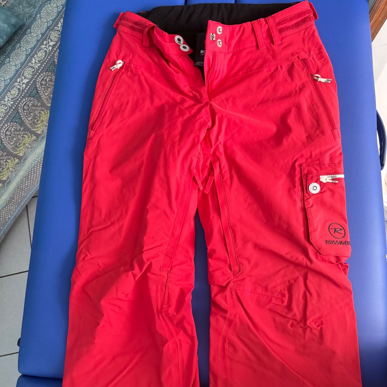 Rossignol Sci: Pantaloni da sci Rossignol rossi, taglia M, – Nuovo (secondo la descrizione) da Pura venduto da luc_y6by