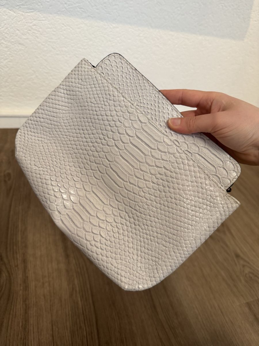 Asos Borse da donna: Asos Clutch Tasche grau weiss – Usato da Fislisbach venduto da KolibriSecondhand 2
