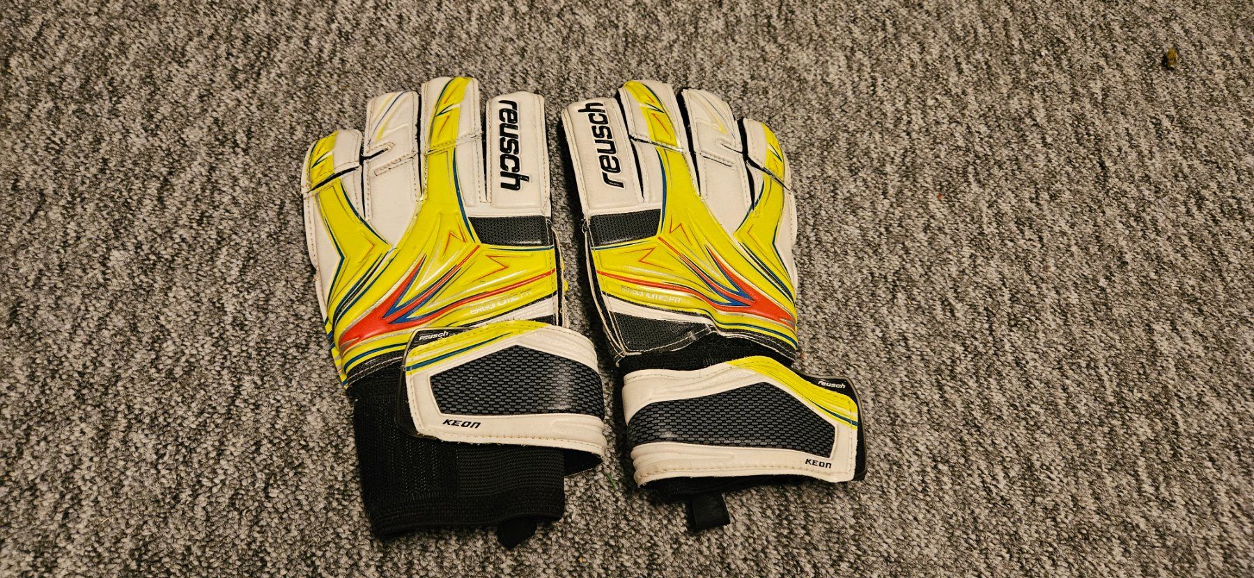 Reusch Autres accessoires hommes: Reusch Torwarthandschuhe Grösse 8 – D'occasion à Volketswil par James2012