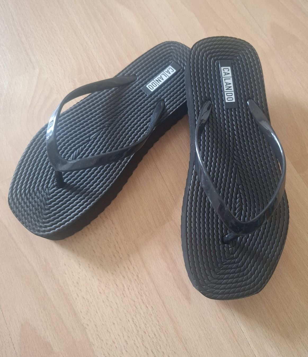 Scarpe da donna: Flip flop plateau – Nuovo (secondo la descrizione) da Interlaken venduto da Karin787878 1