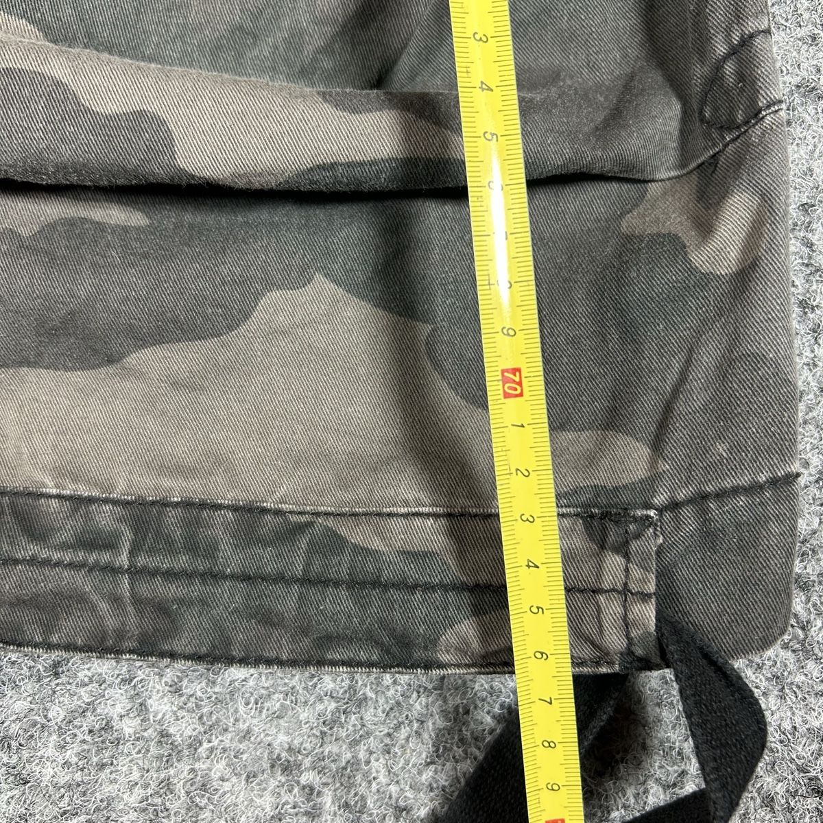 Pantaloni: Camo short cargo XL – Usato da La Sagne NE venduto da Matlasape 2