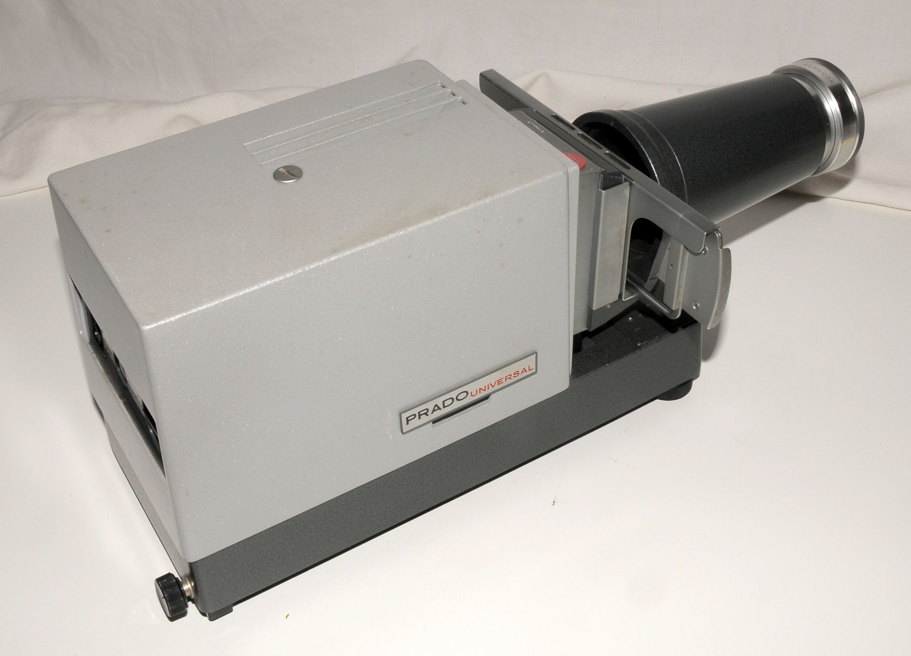 Leica Home Cinema: Leitz Prado Universal 6x6 Mittelformat Projektor  2329/17 – Usato da Bern venduto da Olynon 3