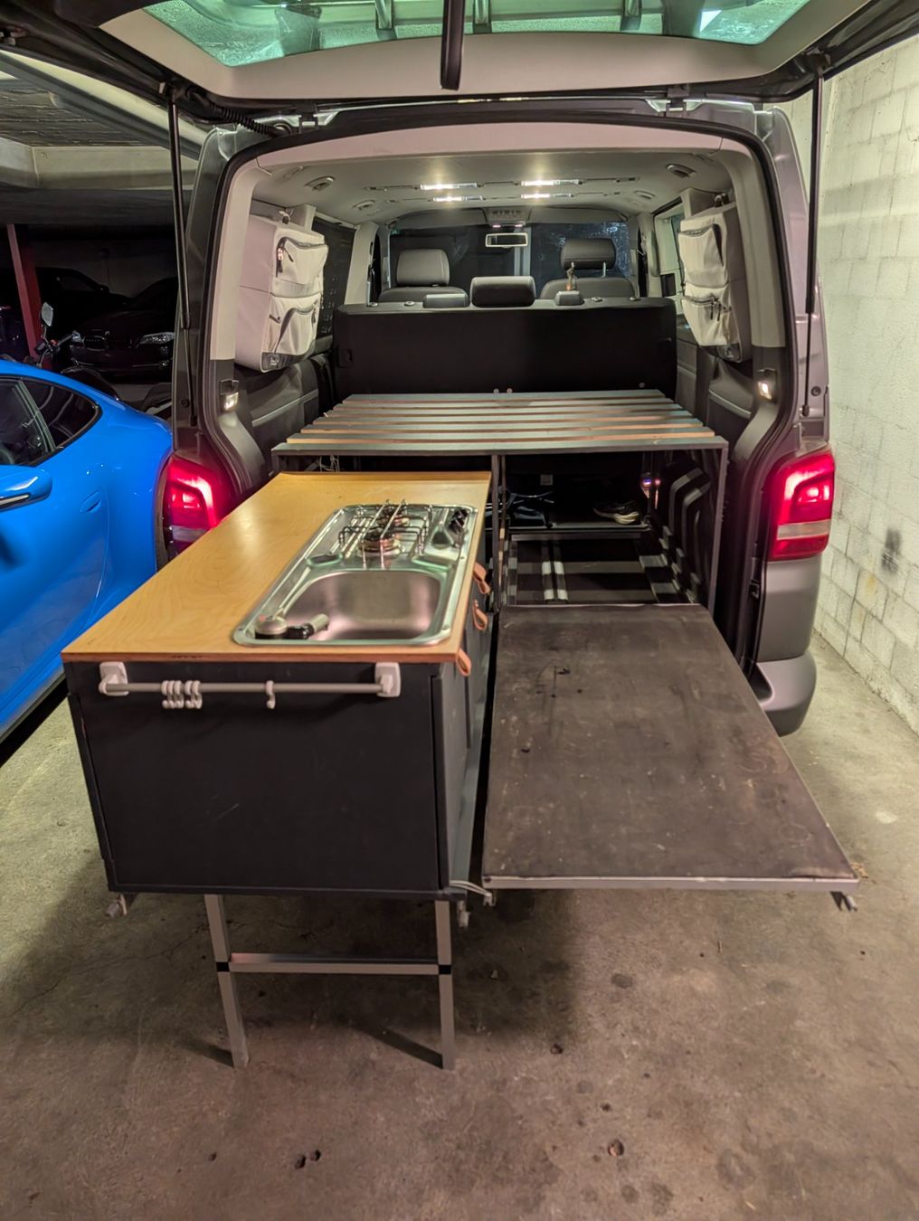 VW Alle Ersatzteile: VW T5/T6 Einbau, Camping, Küche+Bett – Gebraucht aus Zürich von izz_y5d5