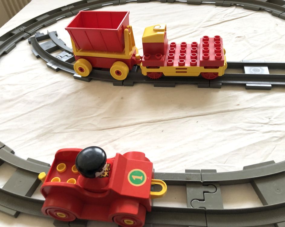  LEGO Duplo - Elektrische Eisenbahn inkl. Schienen + Zubehör (Gebraucht Illustration 