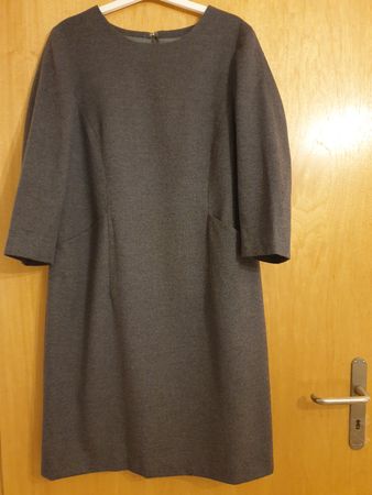 Robe M, grise, très bon état, laine (fil delicat)