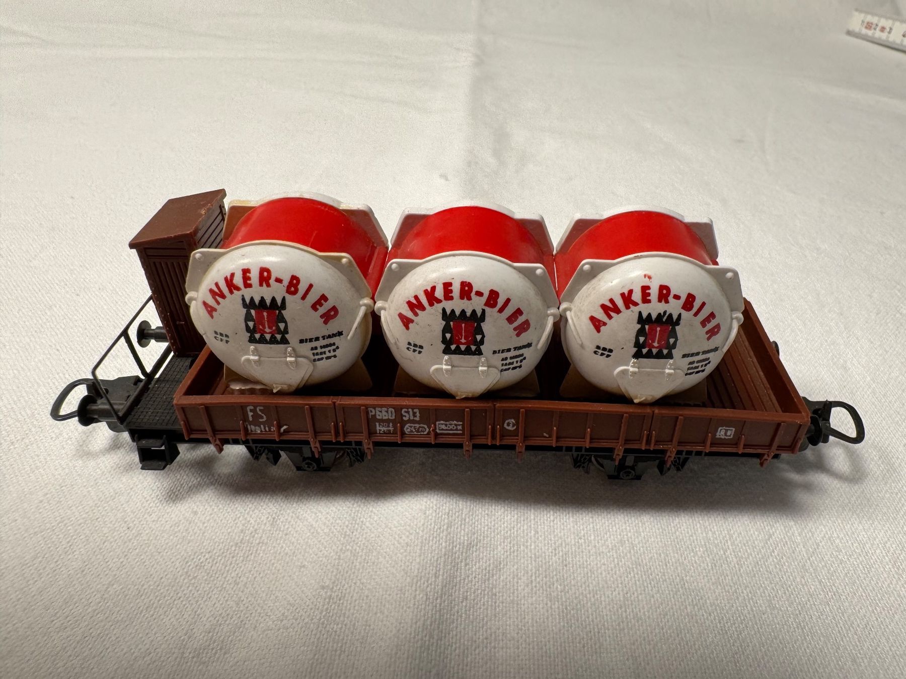 Lima Modelleisenbahnen: Lima 4 Biertransportwagen Spur H0 – Gebraucht aus Wettingen von 1coni1 1