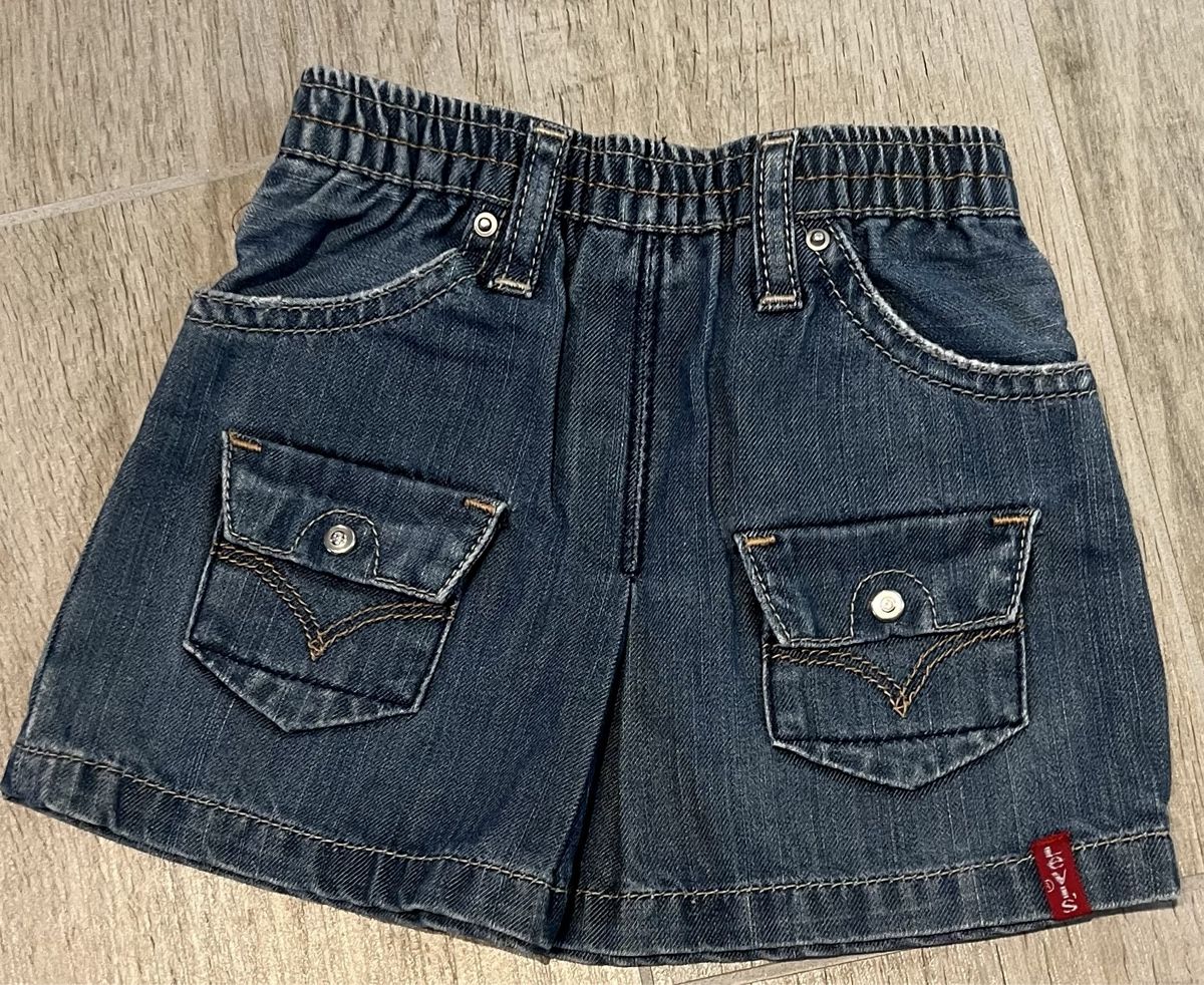 Levi's Vestiti & Gonne: New Jeansrock von Levi's. – Nuovo (secondo la descrizione) da Riva San Vitale venduto da anouky01
