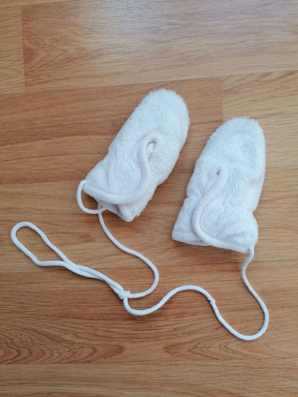 Guanti: Babyhandschuhe – Usato da Büttikon AG venduto da Amineah