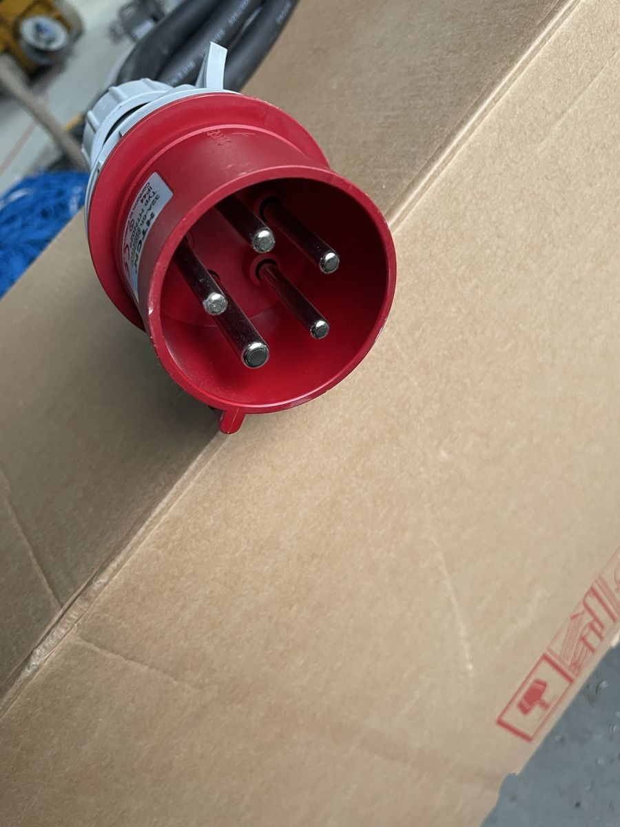 Spine: CEE S tecker mit kabel 32a  3 stuzk – Nuovo (secondo la descrizione) da Niederbipp venduto da Baca3 4