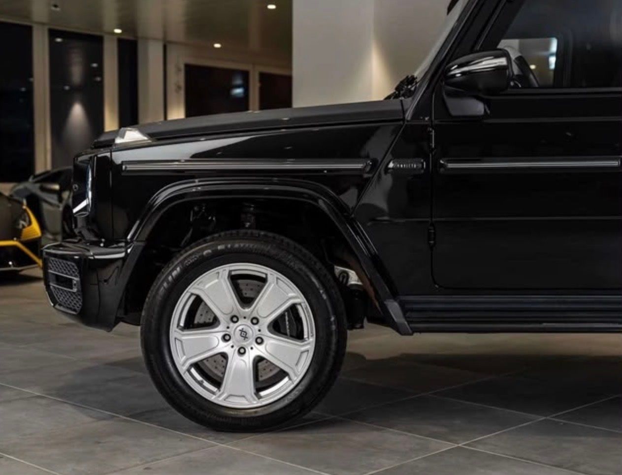 Mercedes-Benz Automobili: Mercedes INVICTO BRABUS PURE VR6 PLUS ERV - armoured – Usato da Baar venduto da Famaventures 8