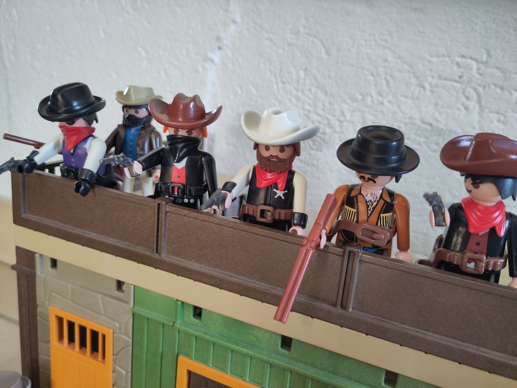 Playmobil Giocattoli: Plus de 40 playmobils Western – Usato da Delémont venduto da MLim 3