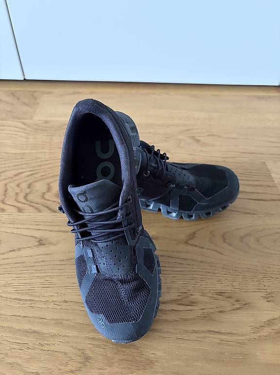 On Scarpe da uomo: On Cloud Schuhe, schwarz, Gr. 38, Top Zustand – Usato da Gelterkinden venduto da spasibaia