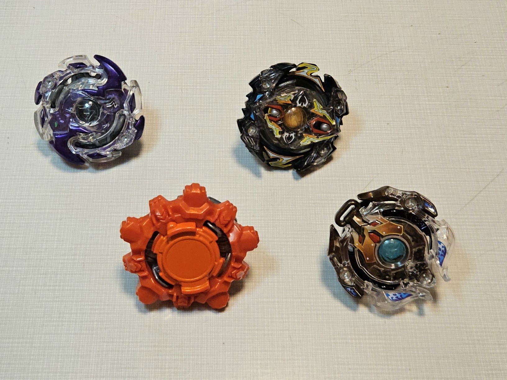 Jouets: Beyblade 4 stk.  – D'occasion à Andermatt par NinjaTurtle