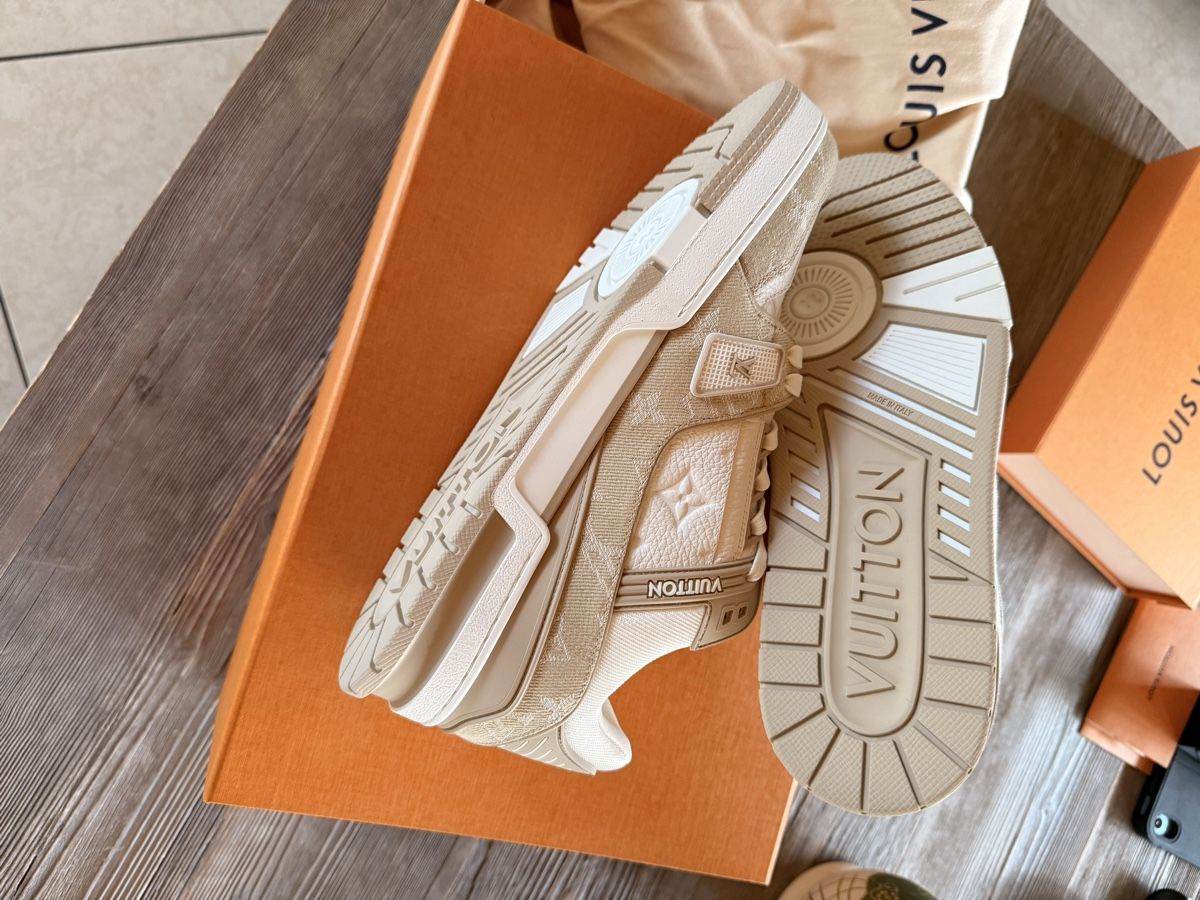 Louis Vuitton Herrenschuhe: Louis Vuitton – Neu und originalverpackt aus Vétroz von cais 3
