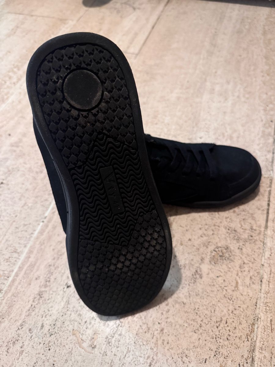 Scarpe da uomo: Sneaker / Turnschuhe - Vty Grösse 41 - schwarz – Nuovo (secondo la descrizione) da Killwangen venduto da yas_reg0 3