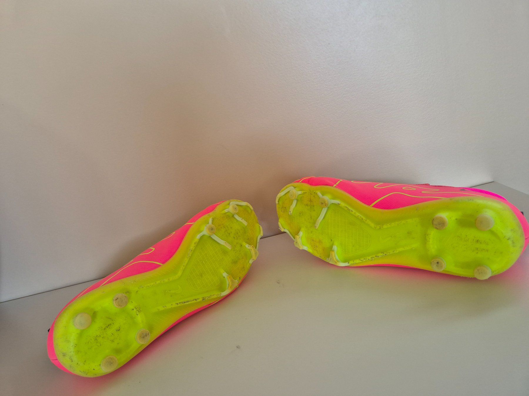 Scarpe per ragazzi: Fussballschuhe  pink Gr. 34 – Usato da Dietikon venduto da grafad 2