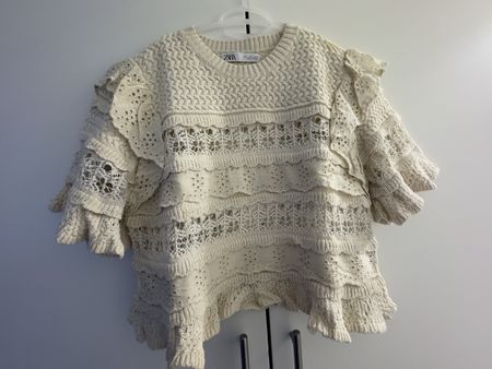 Pull Ecru Dentelle Volants