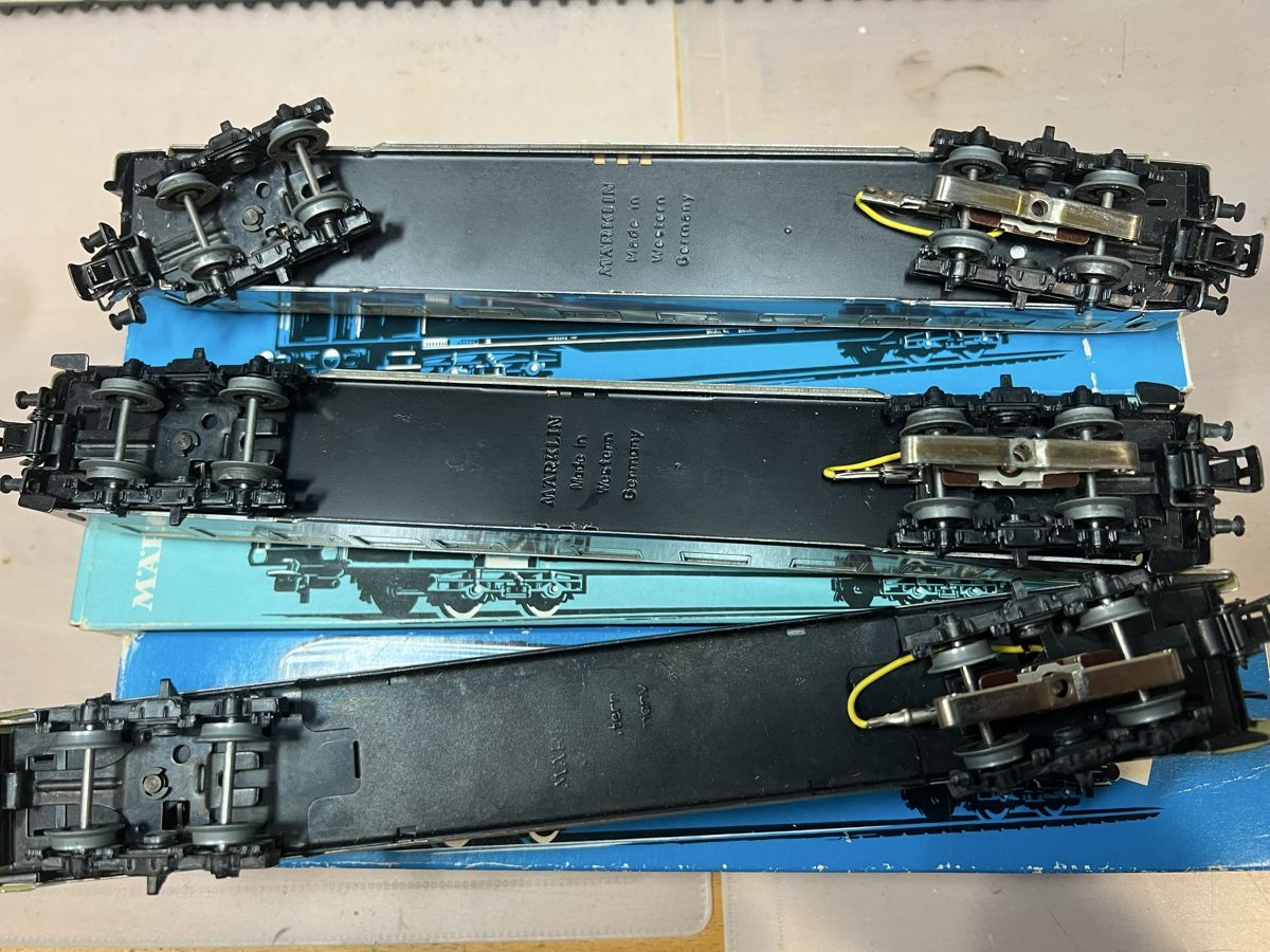Märklin Modelleisenbahnen: Märklin Personenwagen – Gebraucht aus Dübendorf von Troggy 2