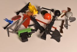 Diverses Spielzeug Zubehör Waffen Helme