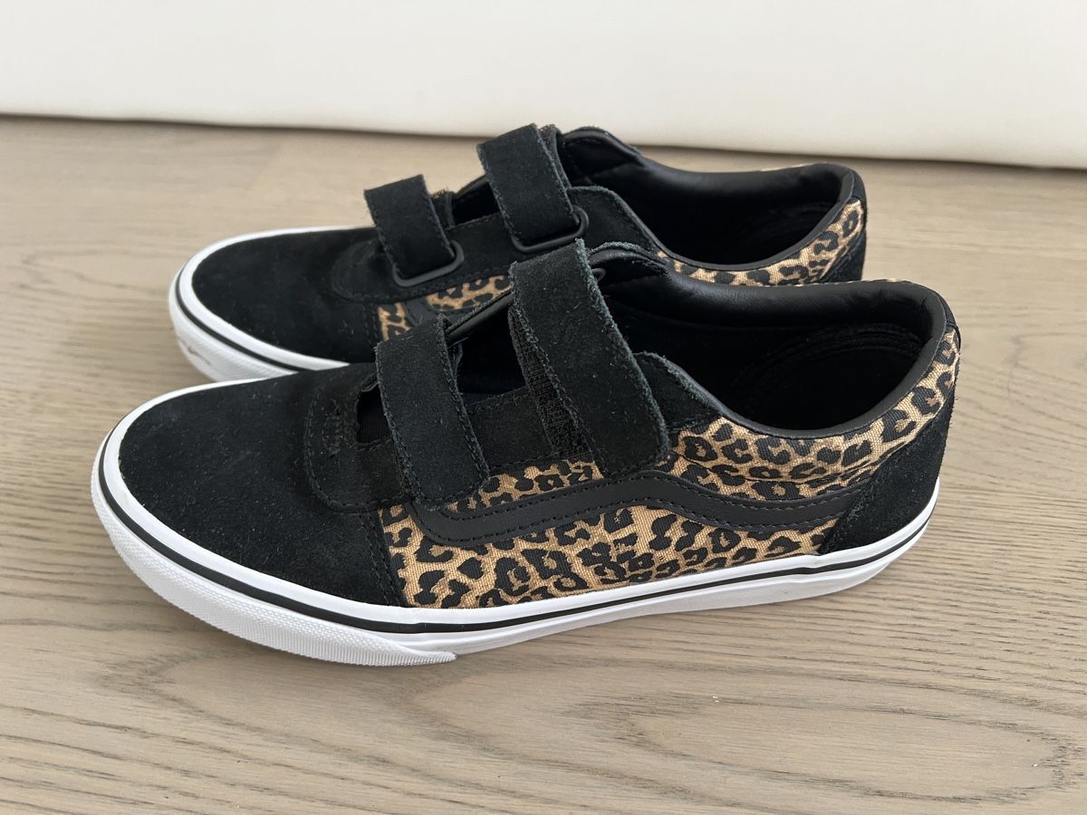 Vans Chaussures filles: Baskets Vans scratch léopard noir 37 – D'occasion à Renan BE par Mme_balec