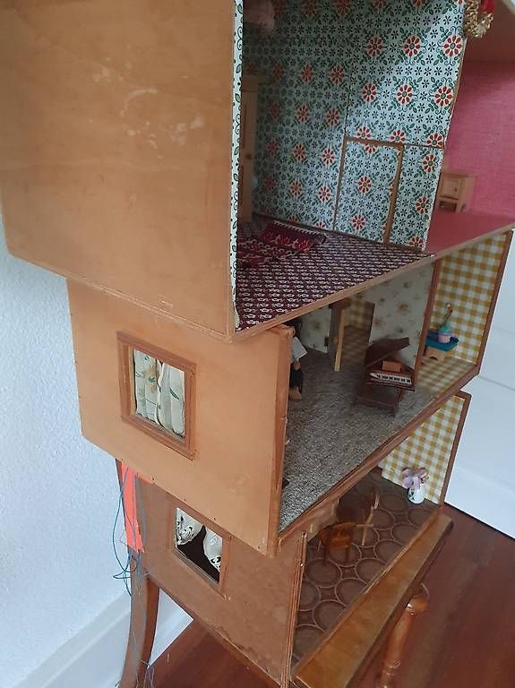 Case e mobili per bambole: Puppenhaus – Usato da Olten venduto da stritten 1