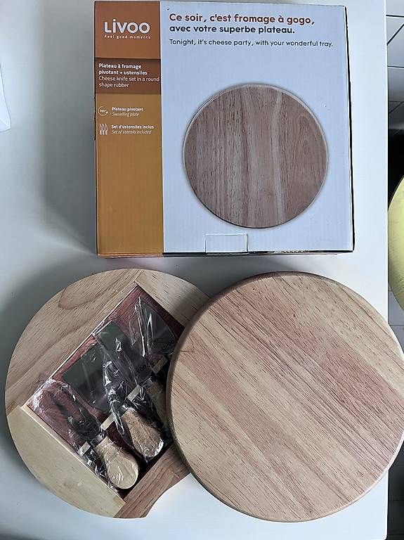 Servierplatten: Runde Käse Set Käsebrett mit Besteck Plateau Fromage – Neu und originalverpackt aus Zürich von Ikle00