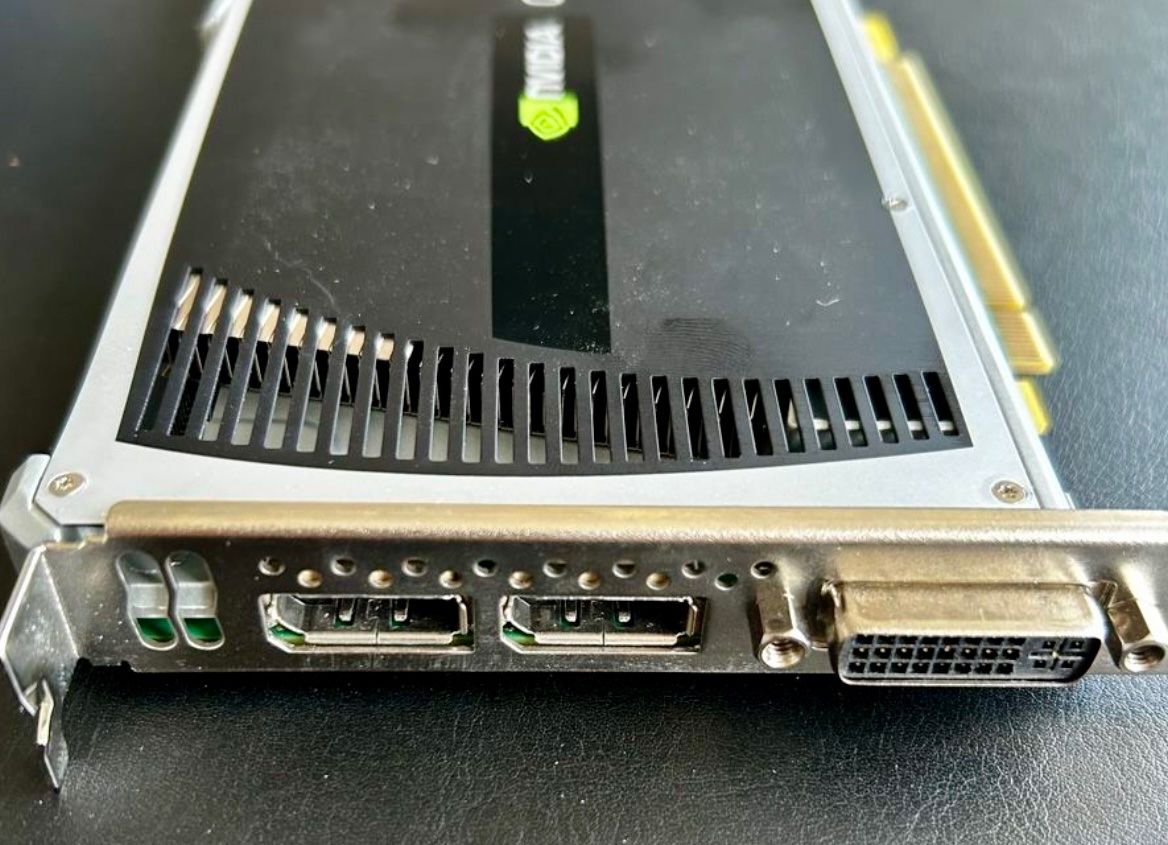Nvidia Schede grafiche: Carte graphique NVIDIA Quadro 4000 - DDR5 2GB – Usato da Lausanne venduto da William7 2