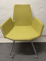 Sessel, gelb, mit Rollen. 60er Jahre Design Klassiker!