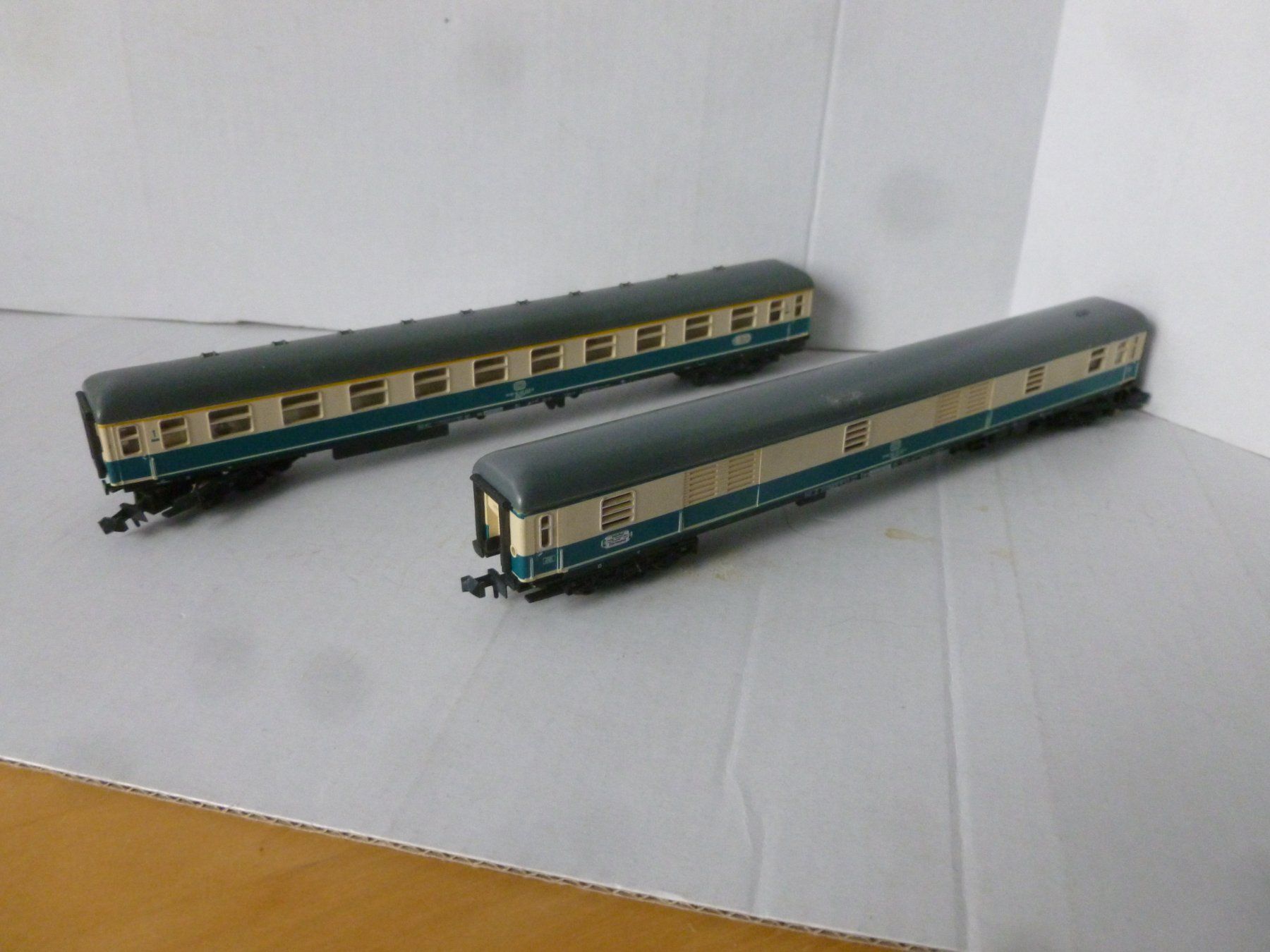 Trix Modellini di ferrovie: Minitrix Schnellzug 70er – Usato da Bubikon venduto da Br103er 2