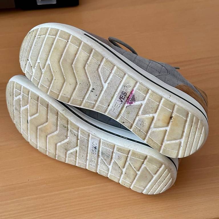 Helvesko Scarpe da donna: Chaussures sneakers HELVESKO, pointure 38 – Usato da Genève venduto da Patricia1964 2