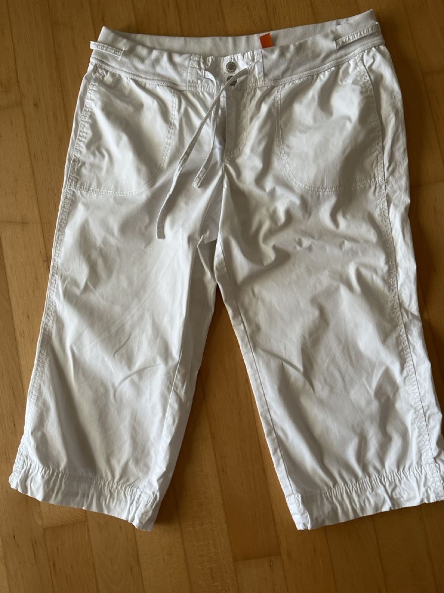 Hosen: Street One Capri Hose weiss Grösse 44 – Gebraucht aus Bassersdorf von Steyning88