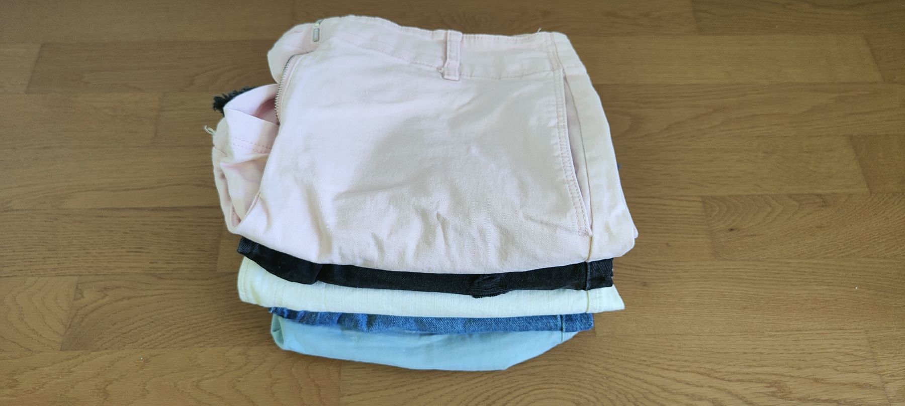 Lotti di vestiti: Five Top condition shorts, size 44 – Nuovo (secondo la descrizione) da Oberbuchsiten venduto da DianaLup