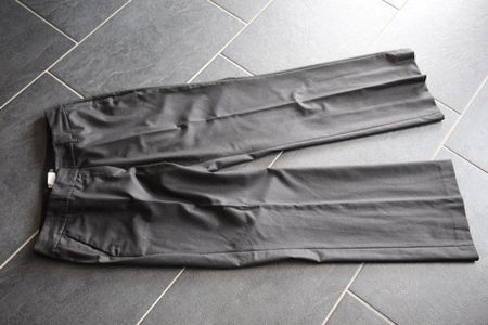 schwarze Bundfaltenhose 40
