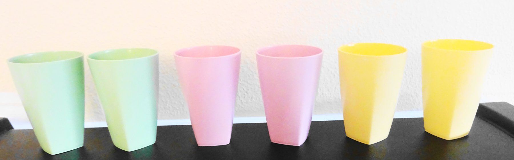 Tupperware Contenitori & Simili: Tupperware Picknick Set, Behälter und 6 Becher – Usato da Zürich venduto da Connie8 2